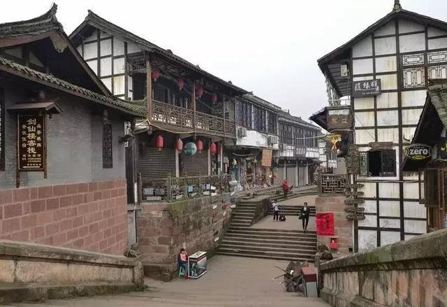 迷路的可爱女宝宝